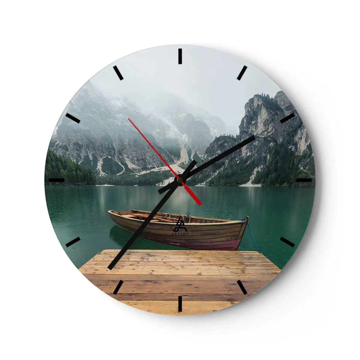 Wanduhr - Glasuhr - Ein Holzboot auf einem von Bergen umgebenen See - 30x30cm - Und die stolzen Felsen der Stirn - Moderne Wanddekoration für Wohnzimmer, Küche und Schlafzimmer ARTTOR