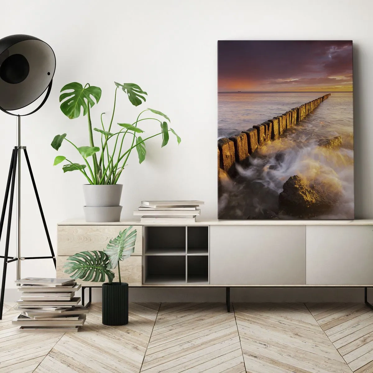 Bild auf Leinwand - Leinwandbild - Eine malerische Landschaft am Meer bei Sonnenuntergang - 50x70cm - Die Sanftheit der Wellen - Moderne Wanddekoration für Wohnzimmer und Schlafzimmer ARTTOR