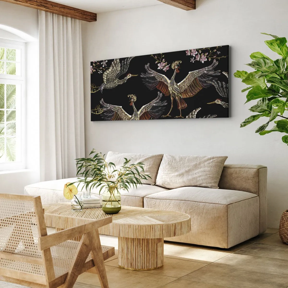 Bild auf Leinwand - Leinwandbild - Stilvolle Kraniche und Blumen auf schwarzem Hintergrund - 140x50cm - Märchenvogel - Moderne Wanddekoration für Wohnzimmer und Schlafzimmer ARTTOR