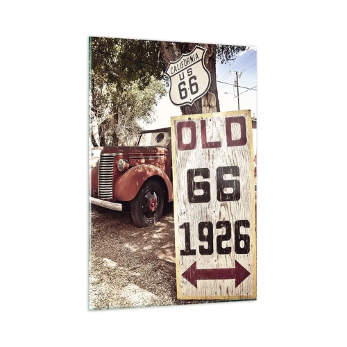 Glasbild - Bild auf glas - Retro-Auto und Route 66-Schild in rustikalem Ambiente - 80x120cm - Die Legende der amerikanischen Provinz - Moderne Wanddekoration für Wohnzimmer und Schlafzimmer ARTTOR