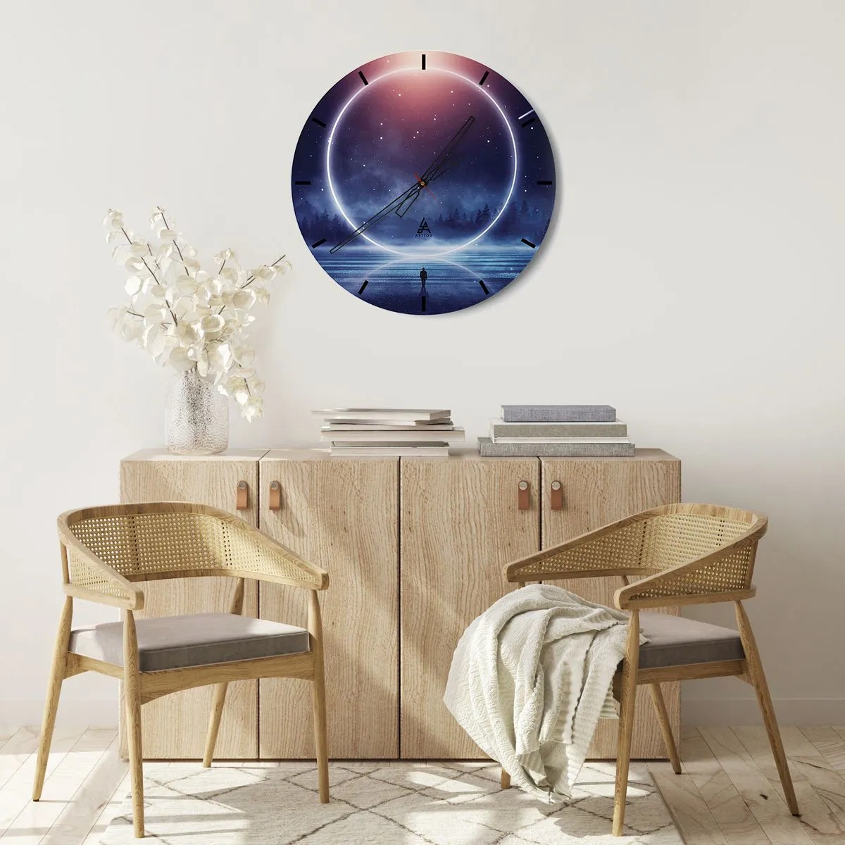 Wanduhr - Glasuhr - Ein Weltraumring über dem Wasser und eine Gestalt, die dorthin blickt. - 30x30cm - Sie sind schon da ... - Moderne Wanddekoration für Wohnzimmer, Küche und Schlafzimmer ARTTOR