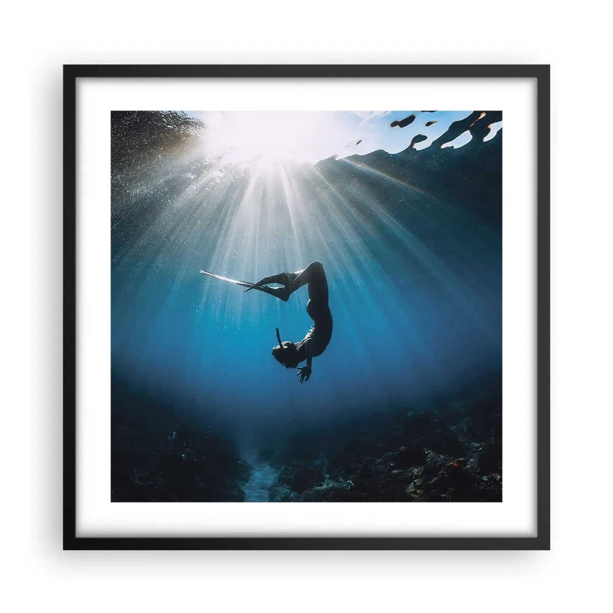 Poster in einem schwarzem Rahmen - Tanz unter Wasser - 50x50 cm