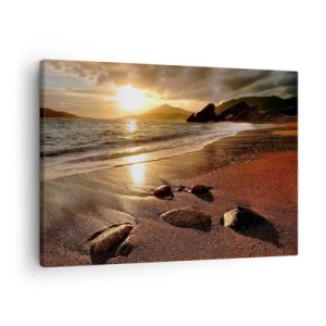Bild auf Leinwand - Leinwandbild - Strand bei Sonnenuntergang mit Steinen am Ufer - 70x50cm - Folge der Sonne zu den Hügeln - Moderne Wanddekoration für Wohnzimmer und Schlafzimmer ARTTOR