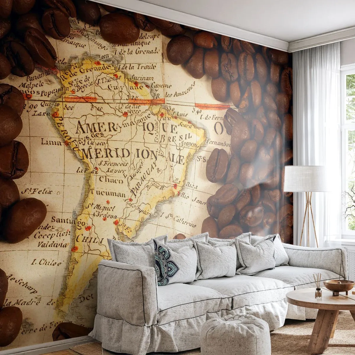 Fototapete Premium Sand - Eine Karte von Südamerika, umgeben von Kaffeebohnen - 100x70cm - Woher kommt der beste Kaffee? - Moderne Wanddekoration für Wohnzimmer und Schlafzimmer ARTTOR