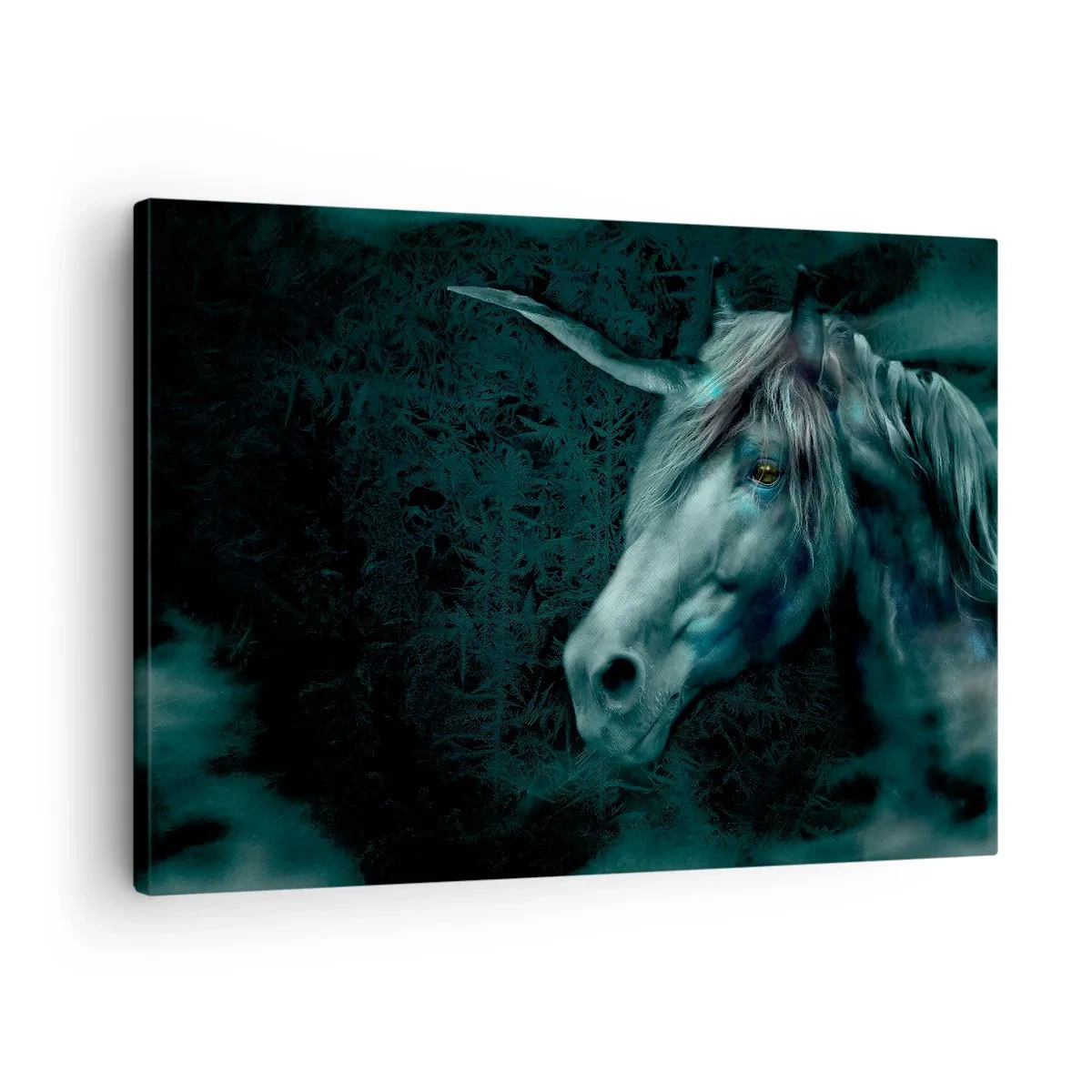 Bild auf Leinwand - Leinwandbild - Ein magisches Einhorn in einem geheimnisvollen, dunklen Wald mit Fantasiefarben. - 70x50cm - In einem Märchenwald - Moderne Wanddekoration für Wohnzimmer und Schlafzimmer ARTTOR