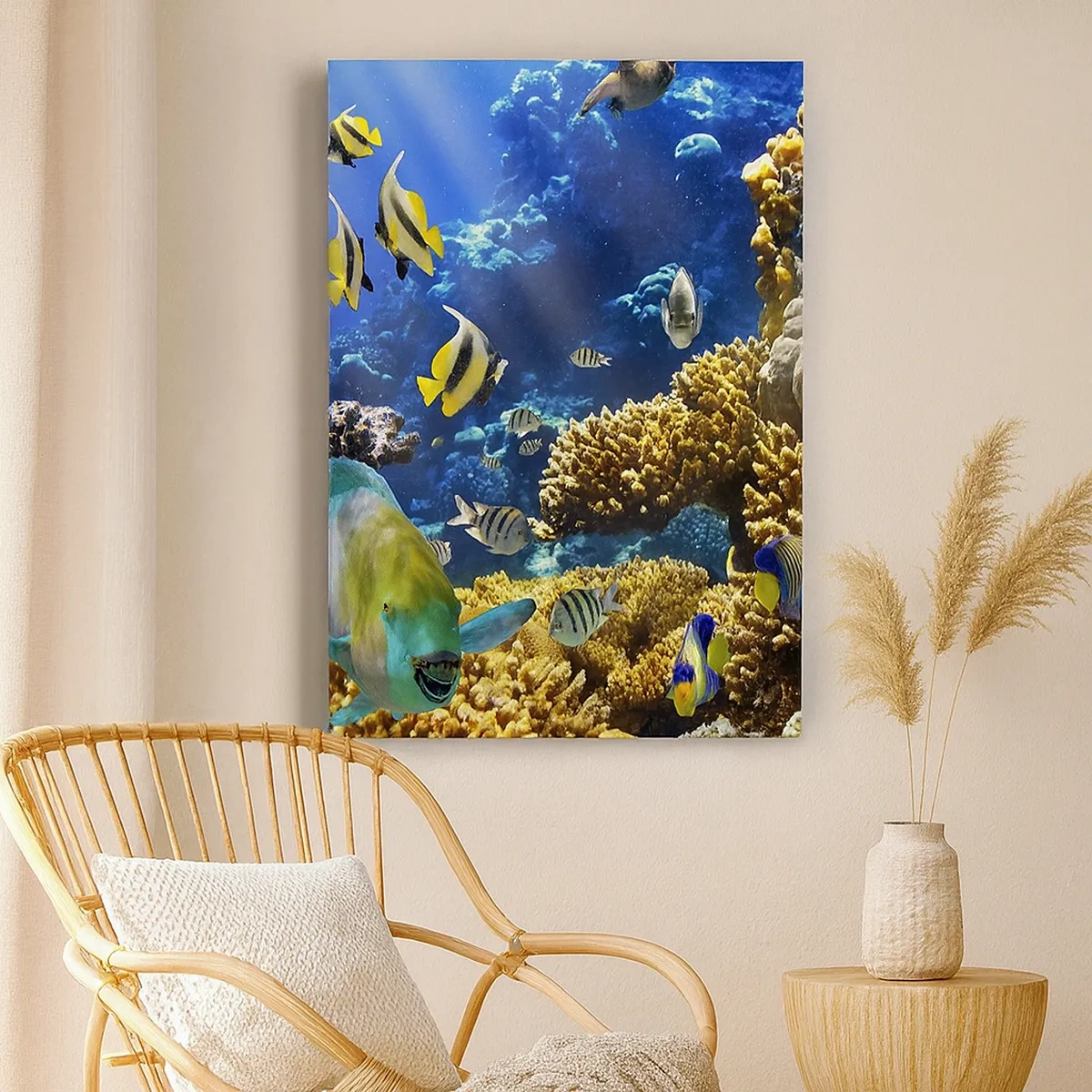 Bild auf Leinwand - Leinwandbild - Ein farbenfrohes Korallenriff mit tropischen Fischen in den Tiefen des Ozeans. - 50x70cm - Viel Verkehr auf dem Ferienweg - Moderne Wanddekoration für Wohnzimmer und Schlafzimmer ARTTOR