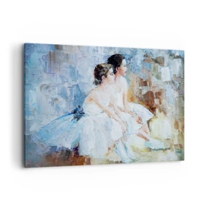 Bild auf Leinwand - Leinwandbild - Zwei Ballerinas in weißen Outfits entspannen vor einem pastellfarbenen Hintergrund. - 120x80cm - Rest der jungen Schwäne - Moderne Wanddekoration für Wohnzimmer und Schlafzimmer ARTTOR