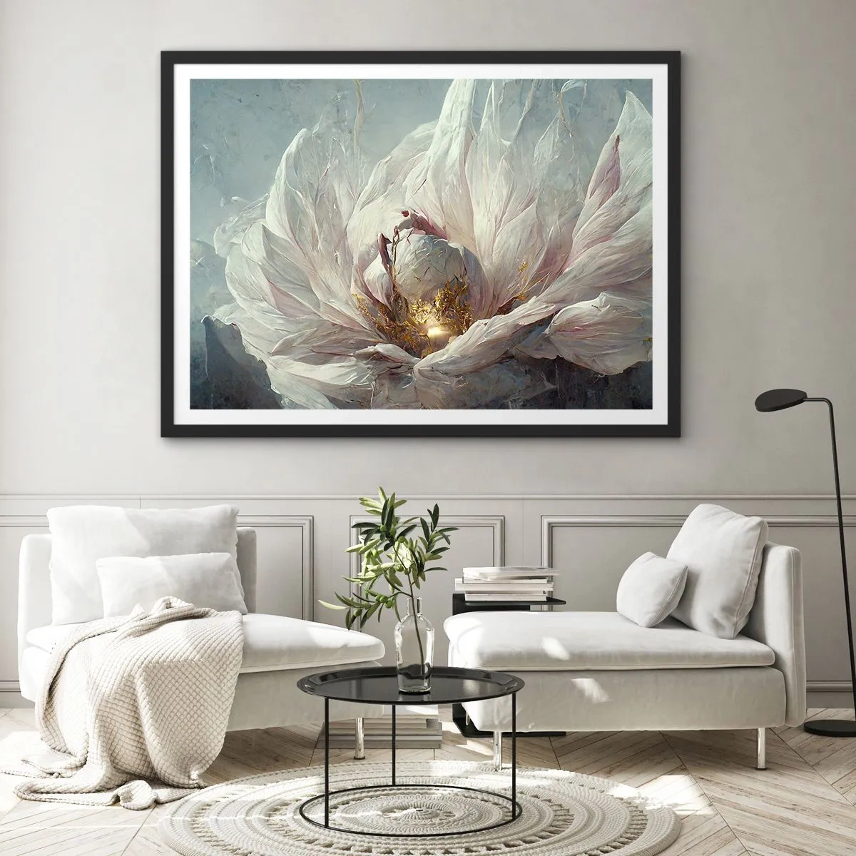 Poster in einem schwarzem Rahmen - Eine zarte weiße Blume mit subtilen goldenen Akzenten - 100x70cm - Sie blüht alle hundert Jahre einmal - Moderne Wanddekoration für Wohnzimmer und Schlafzimmer ARTTOR