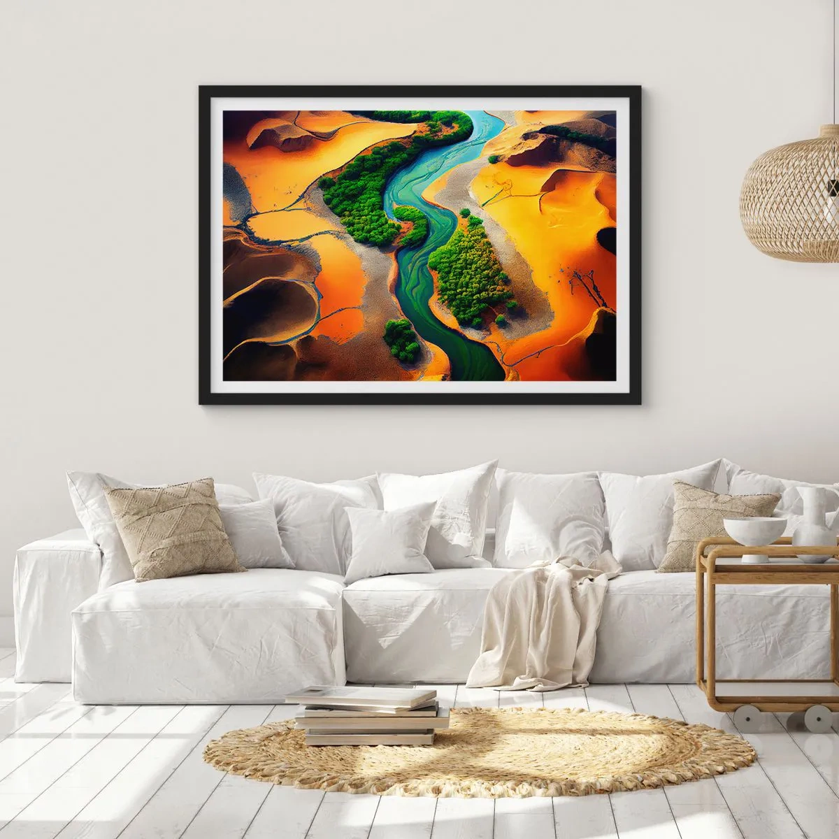 Poster in einem schwarzem Rahmen - Ein grüner Fluss, umgeben von goldenem Sand und Vegetation - 70x50cm - Lebensspendender Fluss - Moderne Wanddekoration für Wohnzimmer und Schlafzimmer ARTTOR
