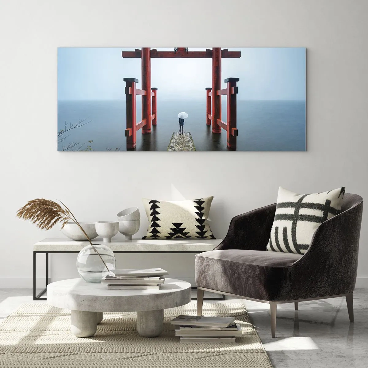 Glasbild - Bild auf glas - Ein Torii-Tor mit Blick auf einen ruhigen See in Japan - 140x50cm - Japanische Träumerei - Moderne Wanddekoration für Wohnzimmer und Schlafzimmer ARTTOR
