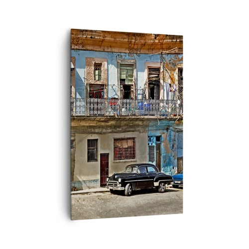 Bild auf Leinwand - Leinwandbild - Bunte Mietshäuser und ein Oldtimer im Stadtbild - 80x120cm - Havanna-Stimmung - Moderne Wanddekoration für Wohnzimmer und Schlafzimmer ARTTOR