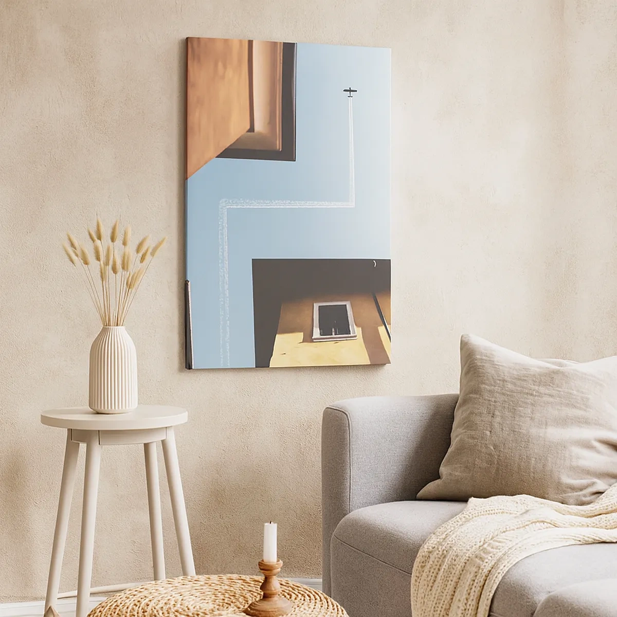 Bild auf Leinwand - Leinwandbild - Blick auf das Flugzeug und seine Spur am Himmel aus der Straßenperspektive - 50x70cm - Über dem Stadtlabyrinth - Moderne Wanddekoration für Wohnzimmer und Schlafzimmer ARTTOR