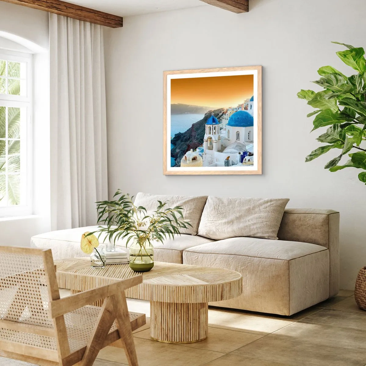 Poster in einem Rahmen aus heller Eiche - Santorini - an die Felsen gekuschelt - 40x40 cm