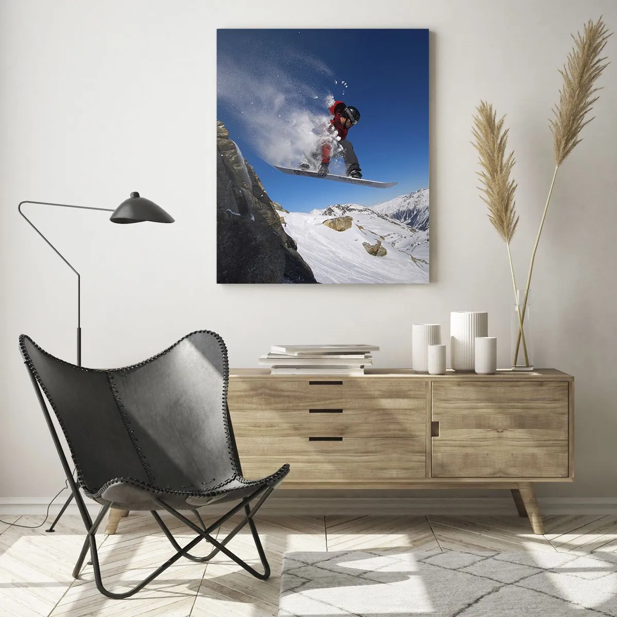 Glasbild - Bild auf glas - Ein Snowboarder springt von einem Felsen vor einer Berglandschaft - 70x100cm - Und du wurdest Teil des Raums - Moderne Wanddekoration für Wohnzimmer und Schlafzimmer ARTTOR