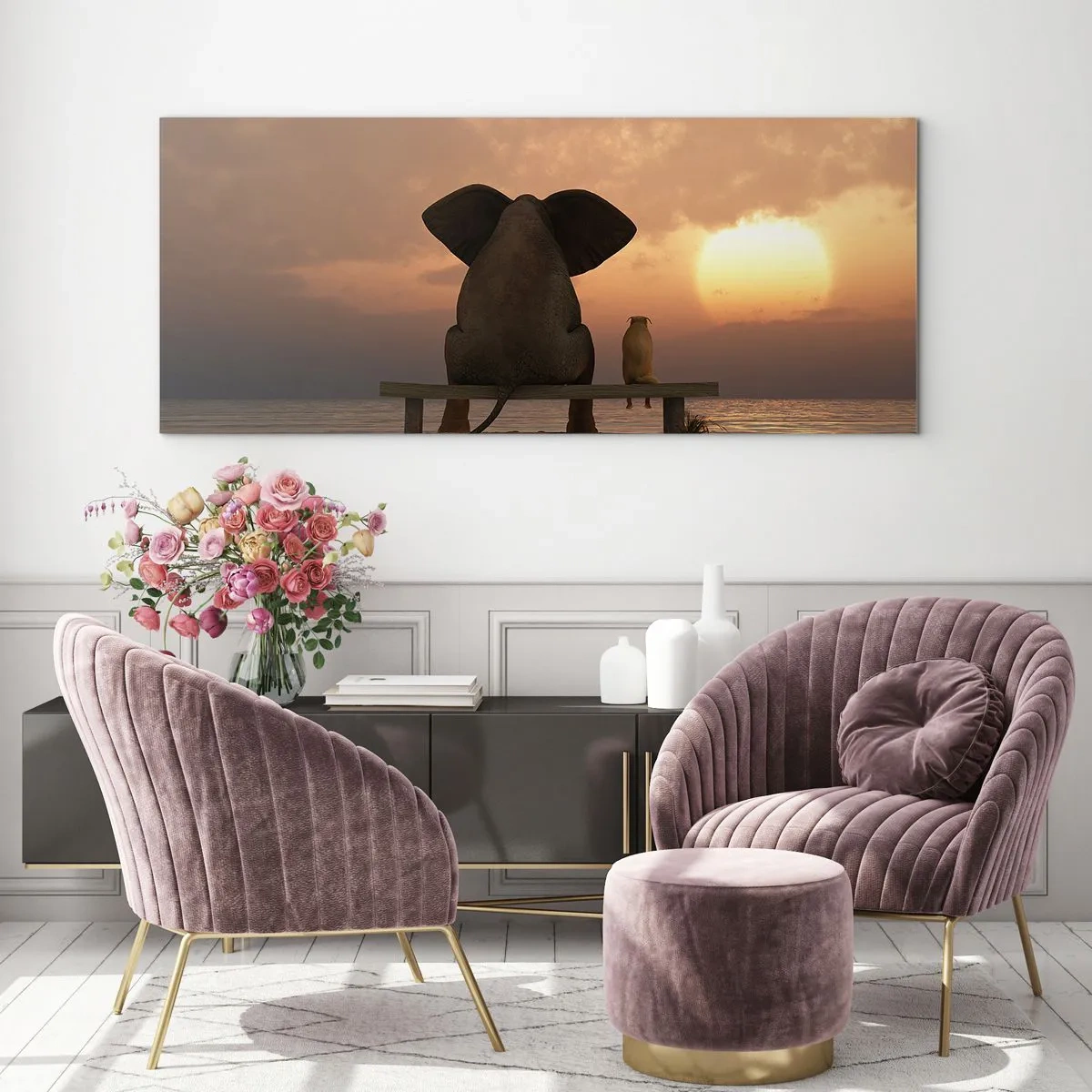Glasbild - Bild auf glas - Ein Elefant und ein Hund sitzen während des Sonnenuntergangs auf einer Bank am Strand. - 140x50cm - Es tut gut zusammen zu schweigen - Moderne Wanddekoration für Wohnzimmer und Schlafzimmer ARTTOR