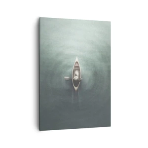 Bild auf Leinwand - Leinwandbild - Ein einsames Boot auf ruhigem Wasser in minimalistischer Umgebung - 50x70cm - Durch den Mondsee - Moderne Wanddekoration für Wohnzimmer und Schlafzimmer ARTTOR