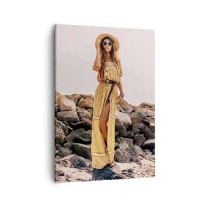 Bild auf Leinwand - Leinwandbild - Eine Frau im Boho-Stil vor einem felsigen Strandhintergrund - 50x70cm - Die Magie der Steine - Moderne Wanddekoration für Wohnzimmer und Schlafzimmer ARTTOR