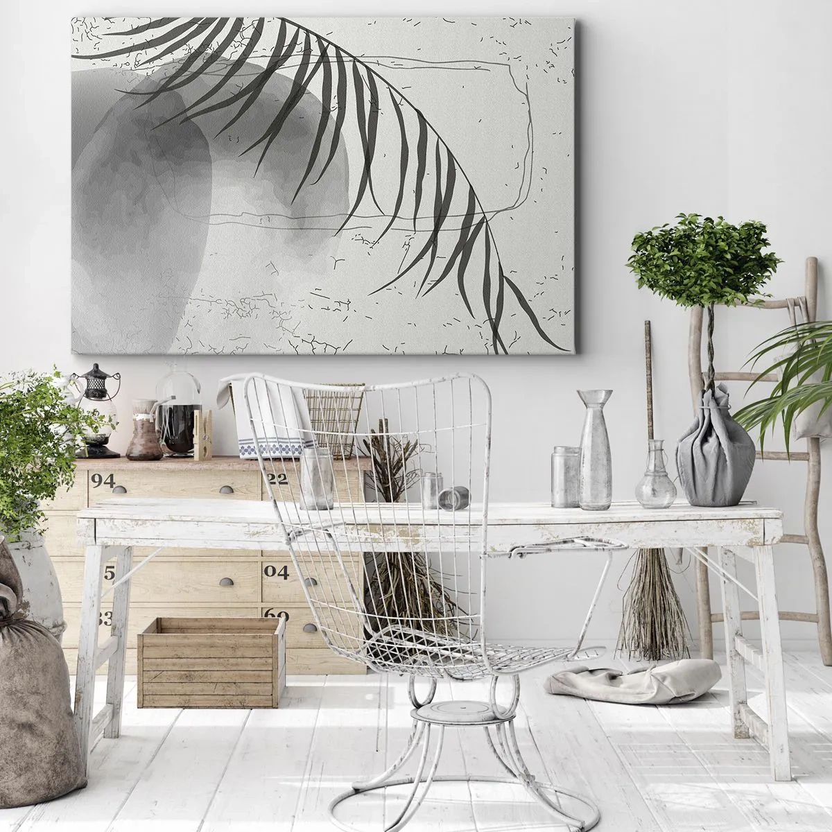 Bild auf Leinwand - Leinwandbild - Ein zartes Palmblattmotiv auf hellem Untergrund im skandinavischen Stil. - 70x50cm - Subtile Exotik der Natur - Moderne Wanddekoration für Wohnzimmer und Schlafzimmer ARTTOR