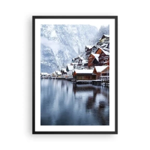 Poster in einem schwarzem Rahmen - Winterlandschaft eines Bergdorfes am See - 50x70cm - In winterlicher Dekoration - Moderne Wanddekoration für Wohnzimmer und Schlafzimmer ARTTOR