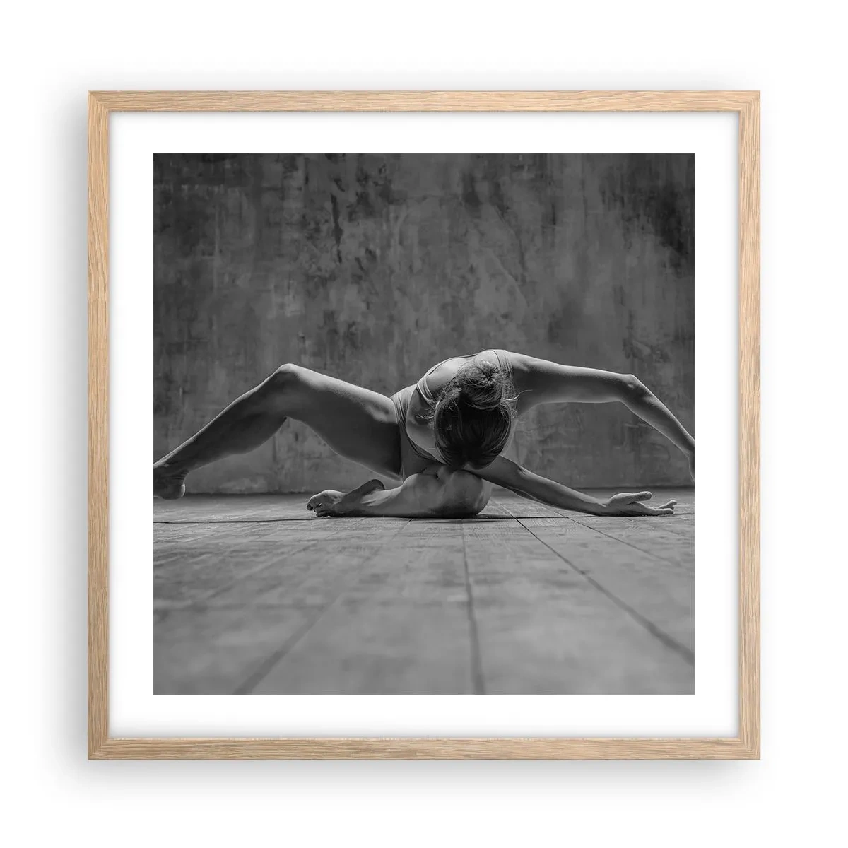 Poster in einem Rahmen aus heller Eiche - Symmetrie gefunden - 50x50 cm