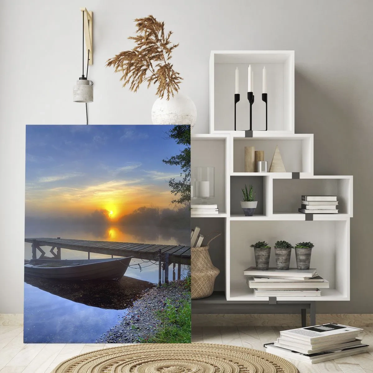 Glasbild - Bild auf glas - Ein Boot am Pier bei Sonnenaufgang auf dem See - 50x70cm - Wie aus Gewöhnlichem Magie wird - Moderne Wanddekoration für Wohnzimmer und Schlafzimmer ARTTOR