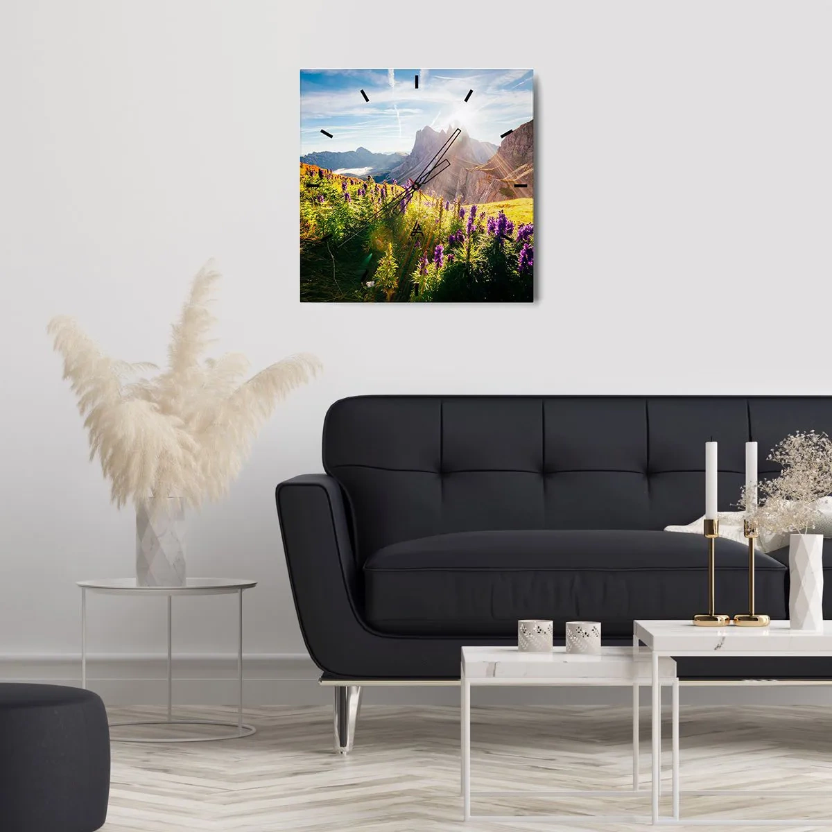 Wanduhr - Glasuhr - Berglandschaft mit Blumen im Licht der aufgehenden Sonne - 30x30cm - Das geheime Leben der Kräuter - Moderne Wanddekoration für Wohnzimmer und Schlafzimmer ARTTOR