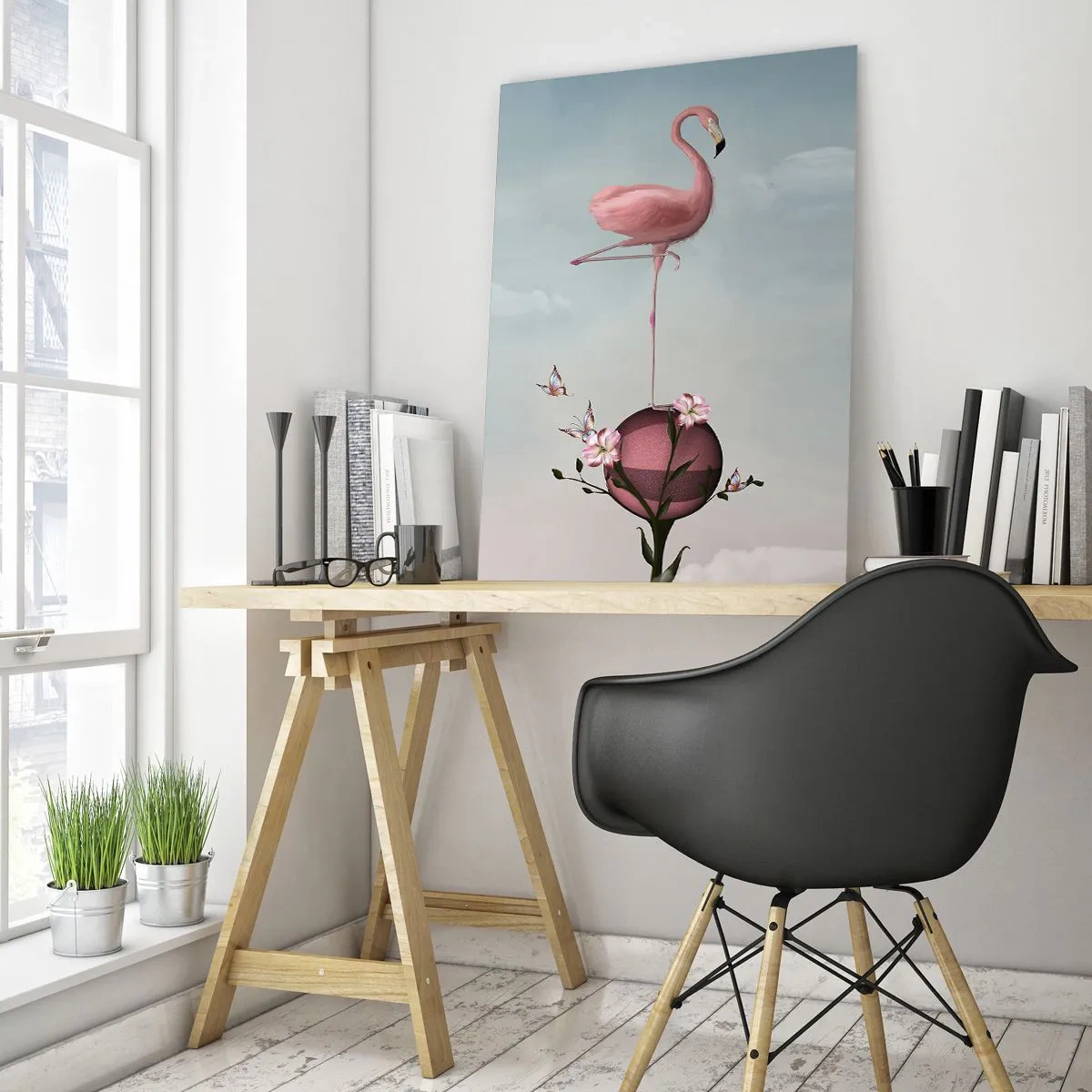 Glasbild - Bild auf glas - Ein rosa Flamingo steht auf einer dekorativen Kugel mit Blumen und Schmetterlingen. - 50x70cm - Basketball-Allegorie - Moderne Wanddekoration für Wohnzimmer und Schlafzimmer ARTTOR