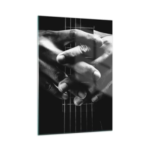 Glasbild - Bild auf glas - Gefaltete Hände ruhen auf dem Gitarrenhals in Schwarz und Weiß - 50x70cm - Gebet des Künstlers - Moderne Wanddekoration für Wohnzimmer und Schlafzimmer ARTTOR