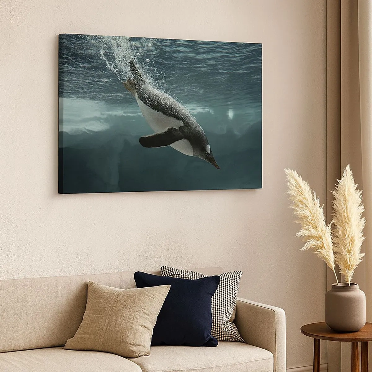 Bild auf Leinwand - Leinwandbild - Ein Pinguin taucht in die Tiefen des eisigen Wassers - 70x50cm - Willkommen in meiner Welt - Moderne Wanddekoration für Wohnzimmer und Schlafzimmer ARTTOR