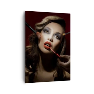 Bild auf Leinwand - Leinwandbild - Stilvolles Porträt einer Frau beim Schminken vor dunklem Hintergrund - 50x70cm - Verträumt schön - Moderne Wanddekoration für Wohnzimmer und Schlafzimmer ARTTOR