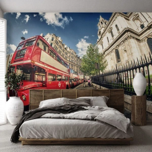 Fototapete Premium Canvas - Londoner Straße in Grau und Rot - Stadt, London, roter Bus - 300x210 cm