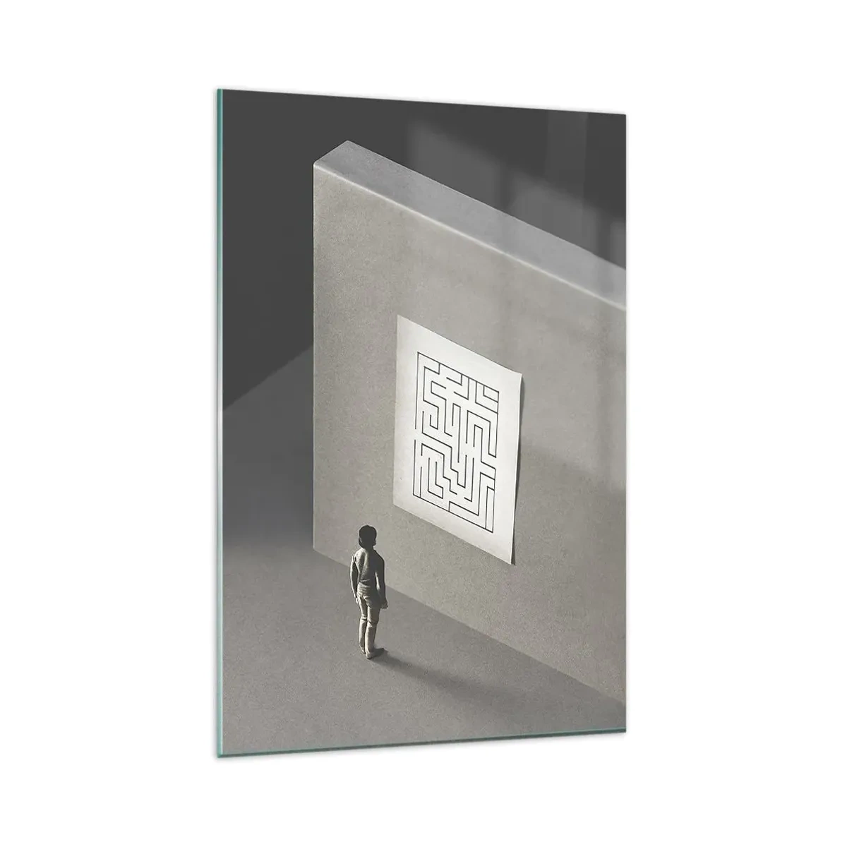 Glasbild - Bild auf glas - Eine Figur in einem Labyrinth, die auf eine hängende Karte schaut - 80x120cm - Aber wo bin ich? - Moderne Wanddekoration für Wohnzimmer und Schlafzimmer ARTTOR