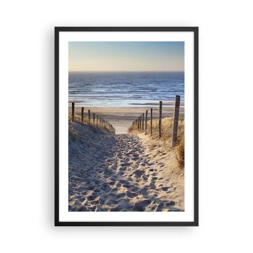 Poster in einem schwarzem Rahmen - Weg durch die Dünen zum Strand bei Sonnenuntergang - 50x70cm - Das Rauschen des Meeres, der Gesang der Vögel, ein wilder Strand im Gras ... - Moderne Wanddekoration für Wohnzimmer und Schlafzimmer ARTTOR