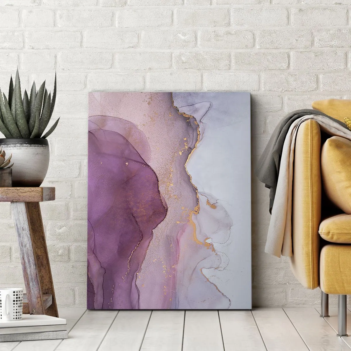 Bild auf Leinwand - Leinwandbild - Eine abstrakte Komposition in Lila- und Goldtönen. - 50x70cm - Violett und lila Wellen - Moderne Wanddekoration für Wohnzimmer und Schlafzimmer ARTTOR