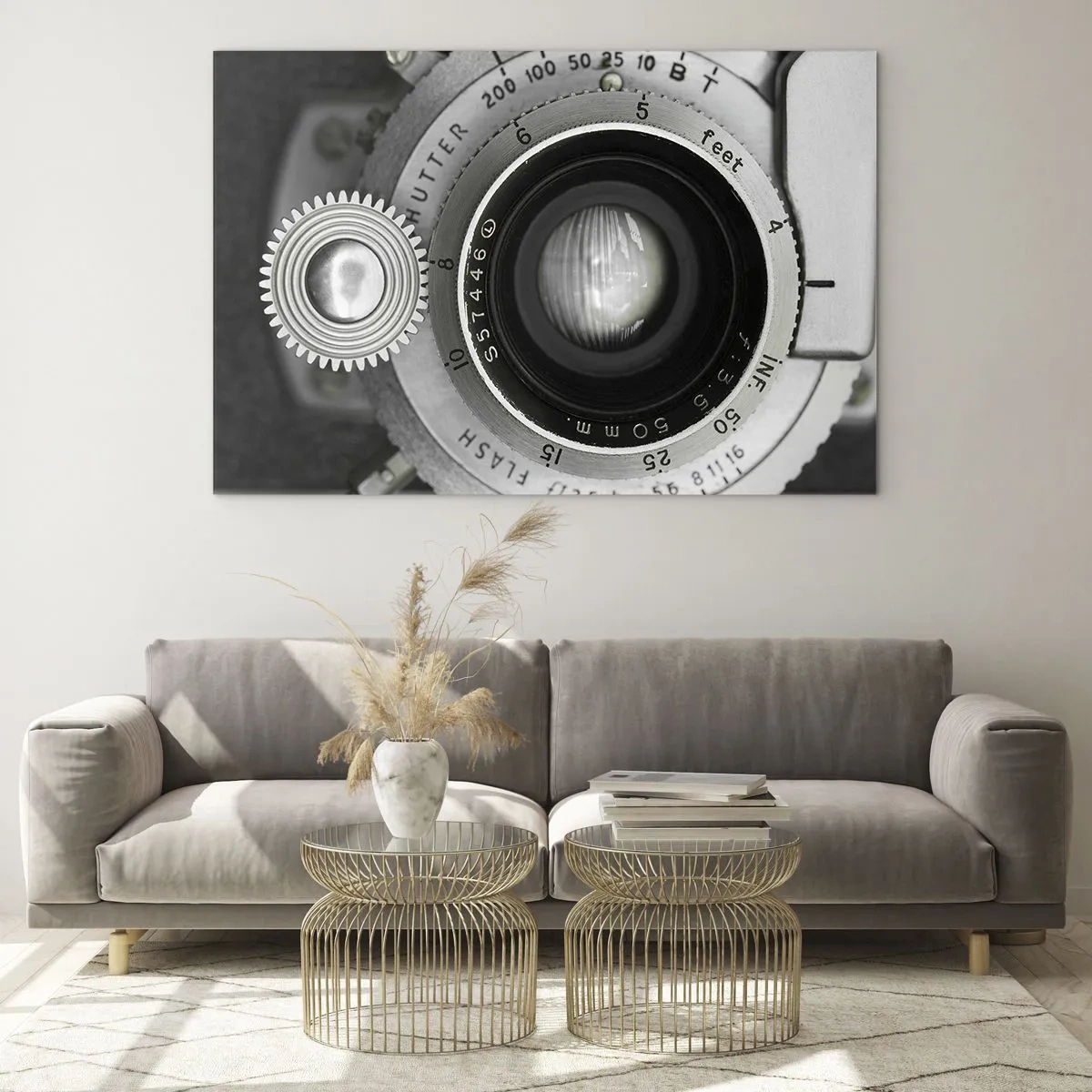 Glasbild - Bild auf glas - Eine Nahaufnahme eines alten Kameraobjektivs, voller Nostalgie und Vintage-Atmosphäre. - 70x50cm - Eine Story über Hollywood - Moderne Wanddekoration für Wohnzimmer und Schlafzimmer ARTTOR