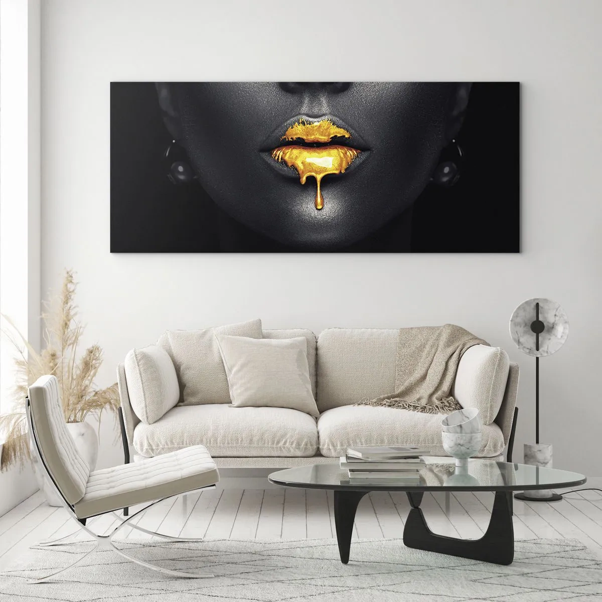 Glasbild - Bild auf glas - Schwarz-goldenes Porträt einer Frau mit einem Tropfen Gold auf den Lippen - 140x50cm - Goldmaul - Moderne Wanddekoration für Wohnzimmer und Schlafzimmer ARTTOR