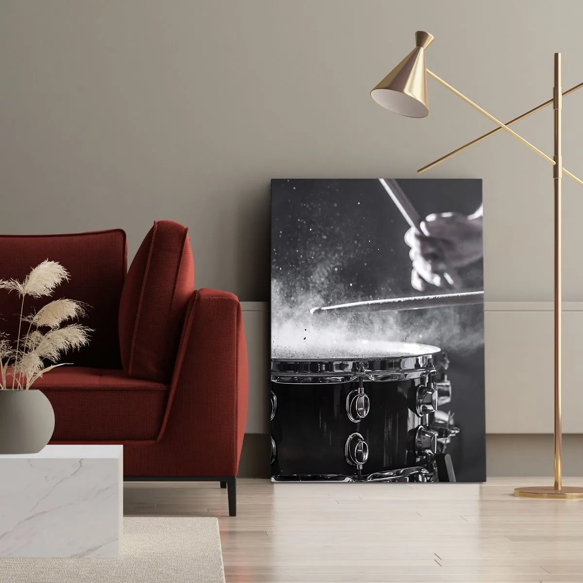 Bild auf Leinwand - Leinwandbild - Schlagen der Snare Drum mit Sticks mit Staubeffekt - 50x70cm - Der Puls der Musik - Moderne Wanddekoration für Wohnzimmer und Schlafzimmer ARTTOR