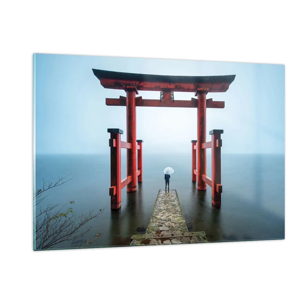 Glasbild - Bild auf glas - Ein rotes Torii über ruhigem Wasser in einer nebligen Umgebung - 120x80cm - Japanische Träumerei - Moderne Wanddekoration für Wohnzimmer und Schlafzimmer ARTTOR