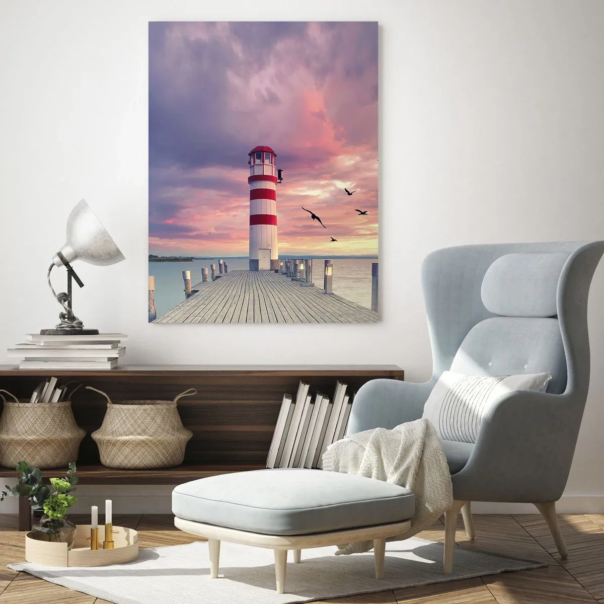 Glasbild - Bild auf glas - Ein Leuchtturm auf dem Pier, umgeben von einem malerischen Sonnenuntergang - 70x100cm - Es ist Zeit zum Hafen zu gehen - Moderne Wanddekoration für Wohnzimmer und Schlafzimmer ARTTOR