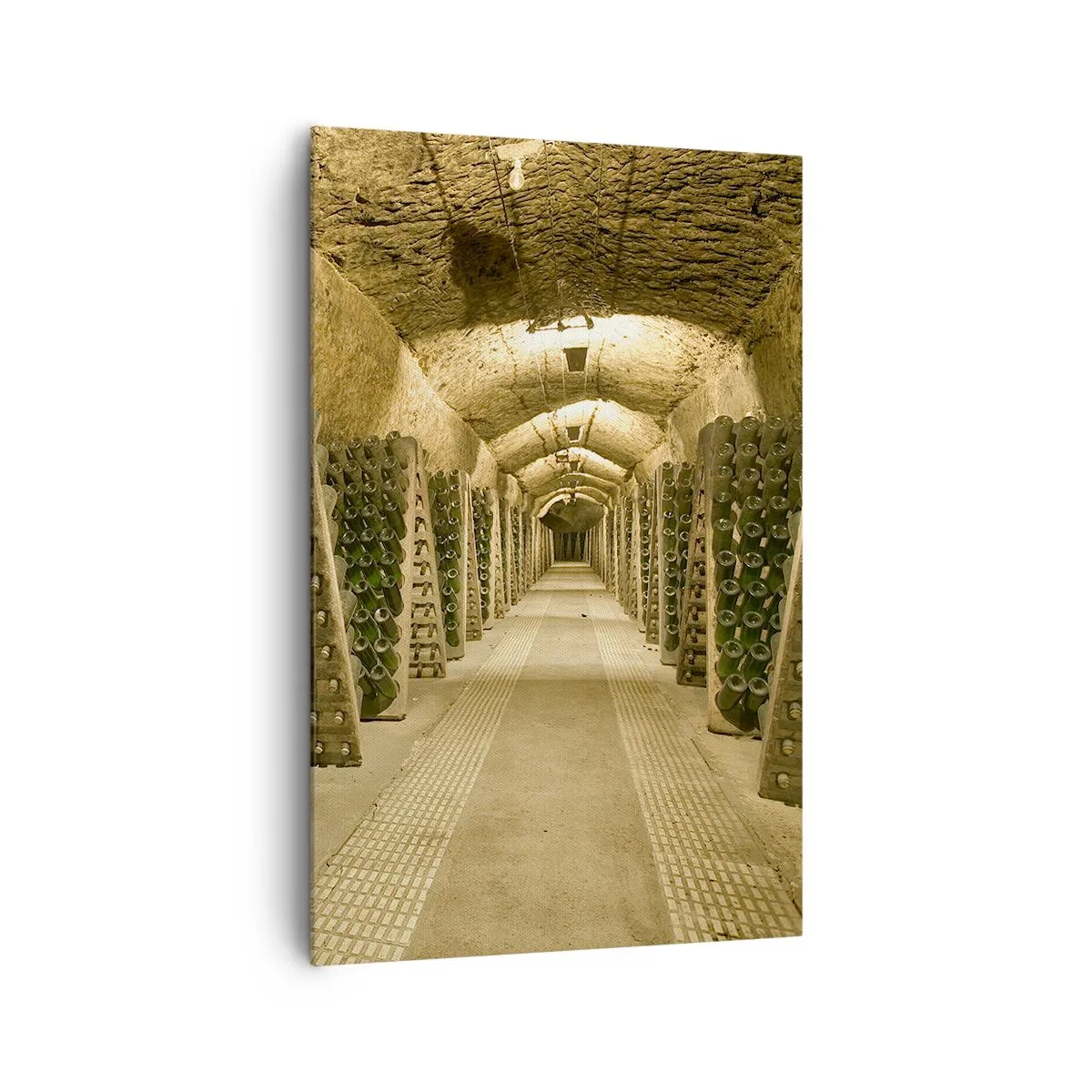 Bild auf Leinwand - Leinwandbild - Ein Weinberg mit einem Keller voller Weinflaschen, die auf Holzregalen ausgestellt sind. - 80x120cm - Die Geburt des Geschmacks - Moderne Wanddekoration für Wohnzimmer und Schlafzimmer ARTTOR