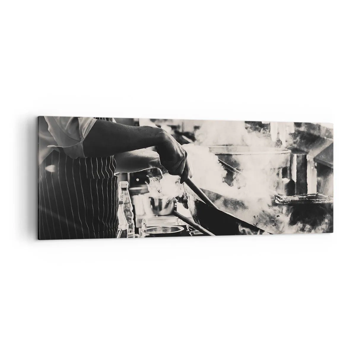 Bild auf Leinwand - Leinwandbild - Ein Koch bei der Arbeit in der Küche, aus einer Bratpfanne steigt Dampf auf - 140x50cm - Alchemie der Aromen - Moderne Wanddekoration für Wohnzimmer und Schlafzimmer ARTTOR