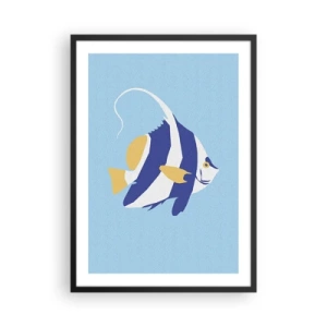 Poster in einem schwarzem Rahmen - Eine minimalistische Grafik eines exotischen Fisches auf blauem Hintergrund. - 50x70cm - Vermisse tropische Gewässer - Moderne Wanddekoration für Wohnzimmer und Schlafzimmer ARTTOR