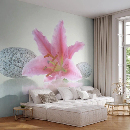 Maßgeschneiderte Fototapete Premium Sand - Eine Studie in Pink, Grau und Weiß - Blumen, Lilie, Steine
