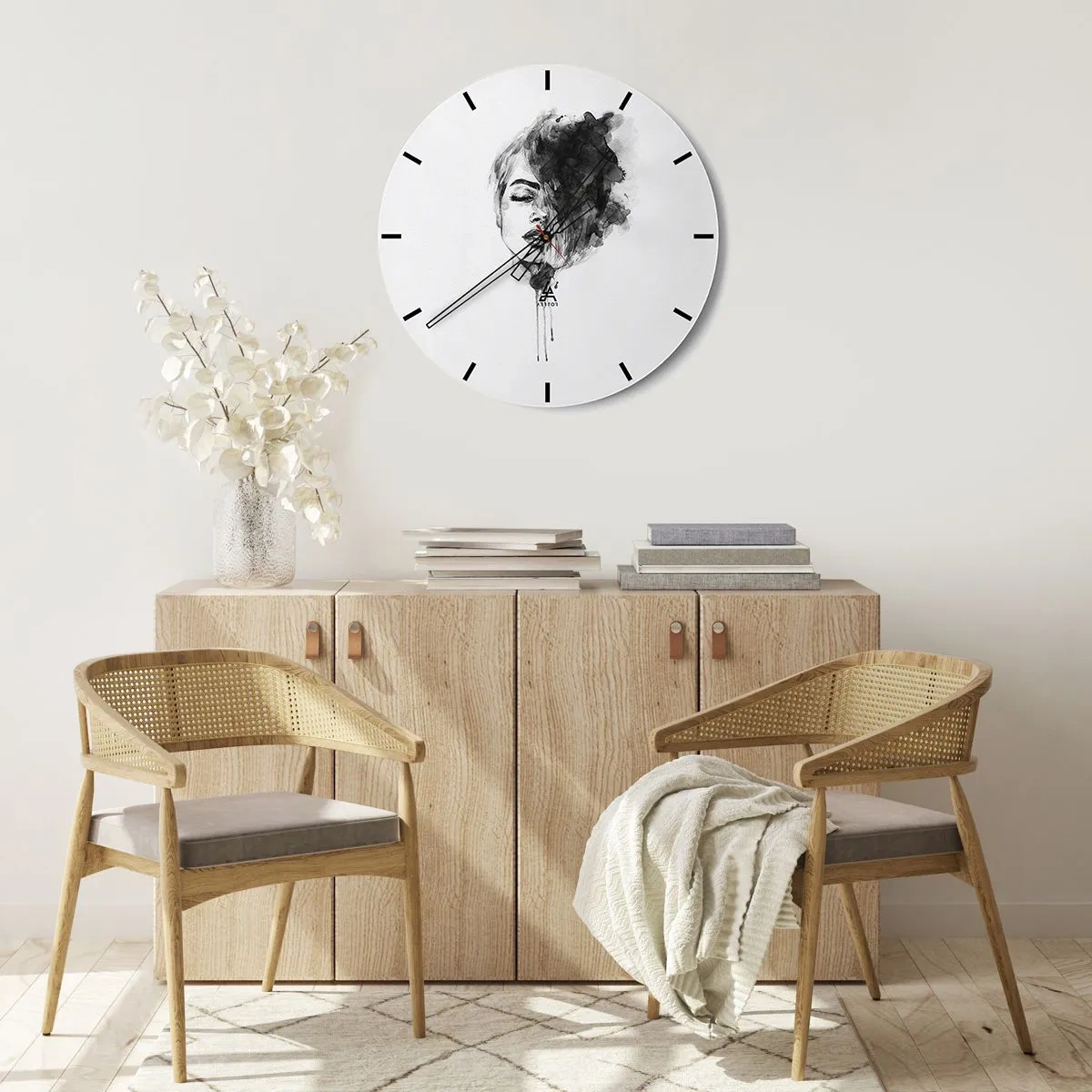 Wanduhr - Glasuhr - Schwarz-weißes Aquarell eines Frauengesichts mit Raucheffekt - 30x30cm - Wovon träumt das Mädchen - Moderne Wanddekoration für Wohnzimmer, Küche und Schlafzimmer ARTTOR