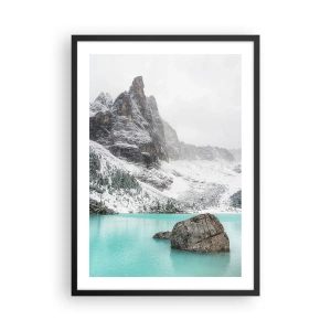 Poster in einem schwarzem Rahmen - Ein Bergsee mit türkisfarbenem Wasser, umgeben von schneebedeckten Gipfeln - 50x70cm - Auf der Hut - Moderne Wanddekoration für Wohnzimmer und Schlafzimmer ARTTOR