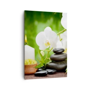 Bild auf Leinwand - Leinwandbild - Orchideen, Kerzen und Steine inmitten der Natur - 70x100cm - Duftige, blumige, zarte Berührung - Moderne Wanddekoration für Wohnzimmer und Schlafzimmer ARTTOR