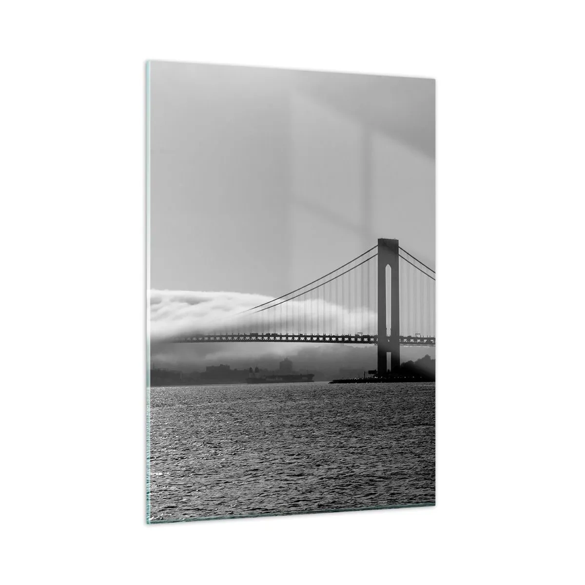 Glasbild - Bild auf glas - Eine Brücke in Schwarzweiß mit Nebel über dem Wasser - 50x70cm - Segeln durch das Goldene Tor - Moderne Wanddekoration für Wohnzimmer und Schlafzimmer ARTTOR