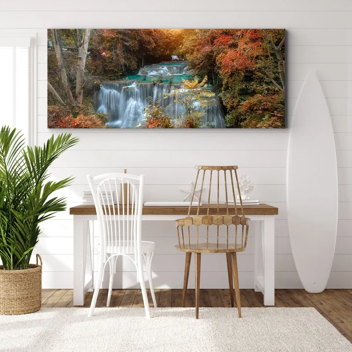 Bild auf Leinwand - Leinwandbild - Herbstlicher Wasserfall, umgeben von bunten Bäumen im Sonnenlicht - 140x50cm - Versteckter Schatz des Waldes - Moderne Wanddekoration für Wohnzimmer und Schlafzimmer ARTTOR