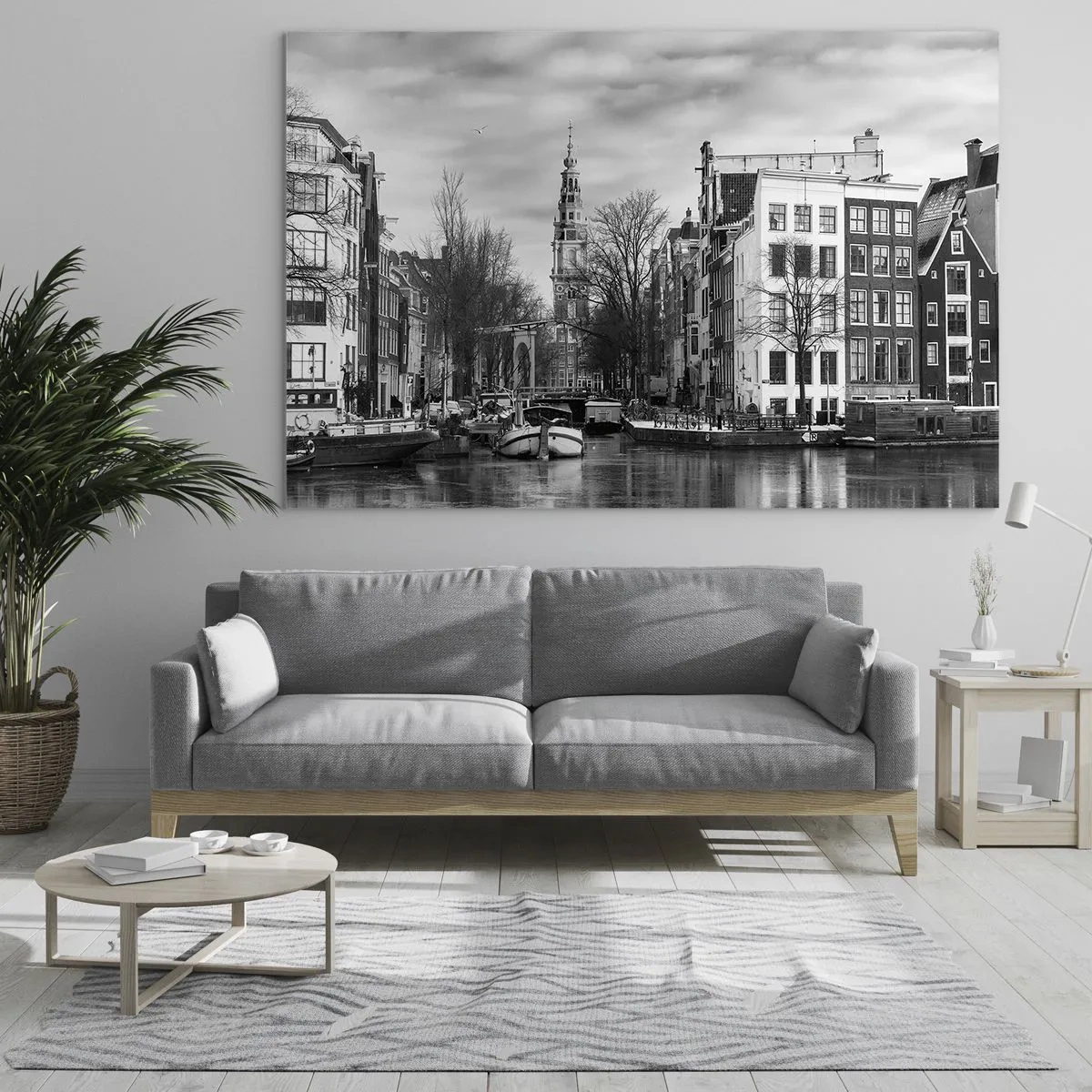 Glasbild - Bild auf glas - Schwarz-Weiß-Ansicht eines Kanals in Amsterdam - 120x80cm - Amsterdamer Atmosphäre - Moderne Wanddekoration für Wohnzimmer und Schlafzimmer ARTTOR