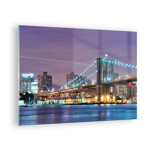 Glasbild - Bild auf glas - Brooklyn Bridge bei Nacht mit den Türmen und der beleuchteten Stadt - 70x50cm - Seit vielen Jahren die Brooklyn Bridge - Moderne Wanddekoration für Wohnzimmer und Schlafzimmer ARTTOR